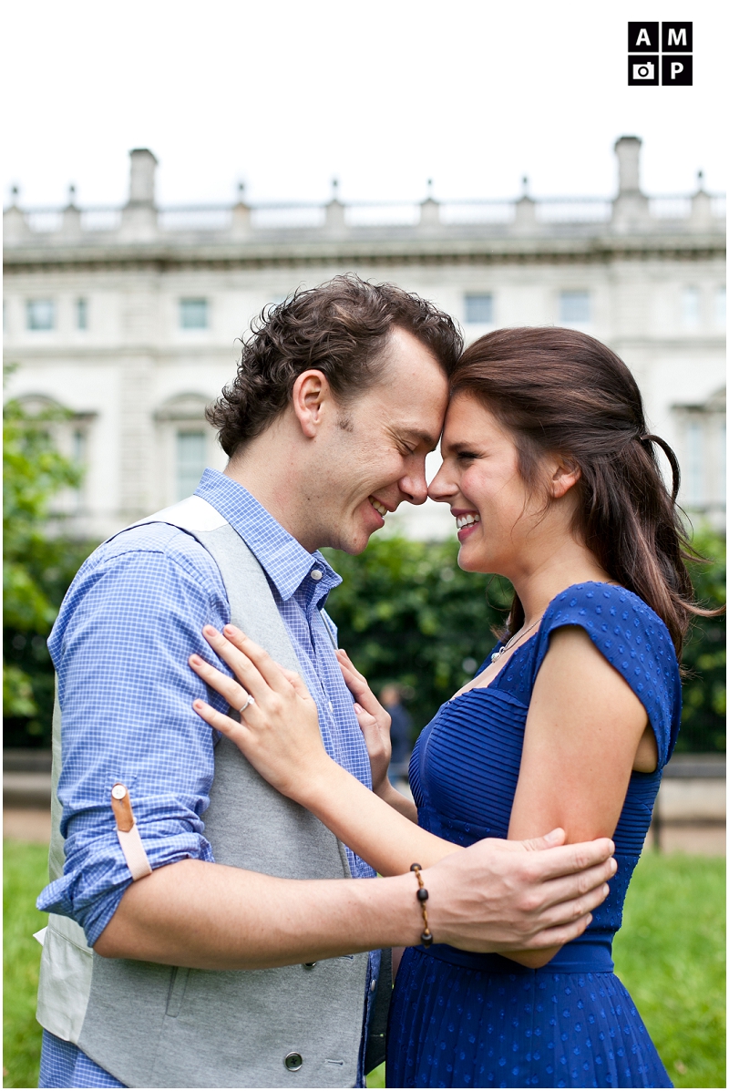 "Romantic-couple-photos-in-London"
